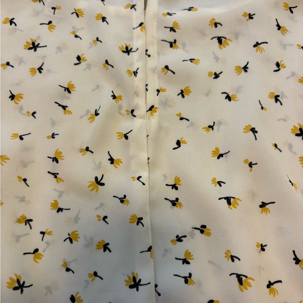 LOFT Women’s Yellow and Black floral pattern with ruffle sleeve-blouse XSP - Picture 5 of 5
